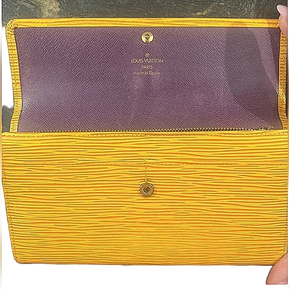 AUTHENTIC LOUIS VUITTON EPI PORTE LEATHER WALLET  PRISTINE CONDITION - Picture 3 of 7